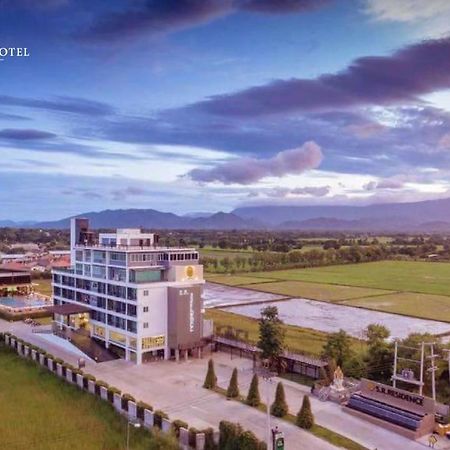 Sr Residence Hotel Пхетчабун Экстерьер фото
